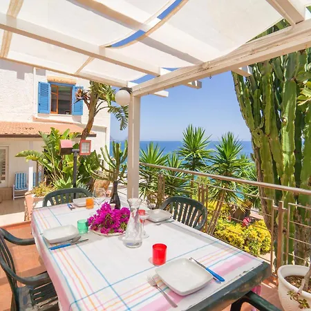 In Semesterbostad Altavilla Milicia