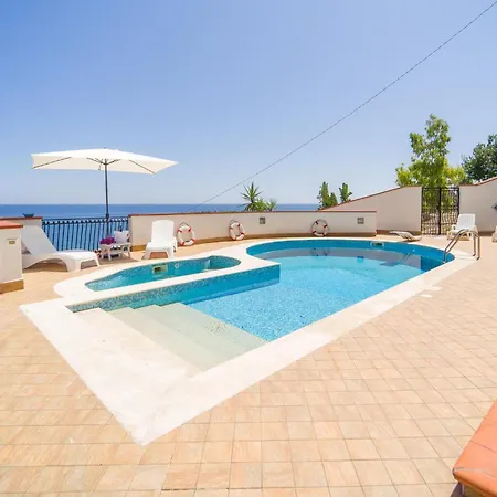 In Semesterbostad Altavilla Milicia